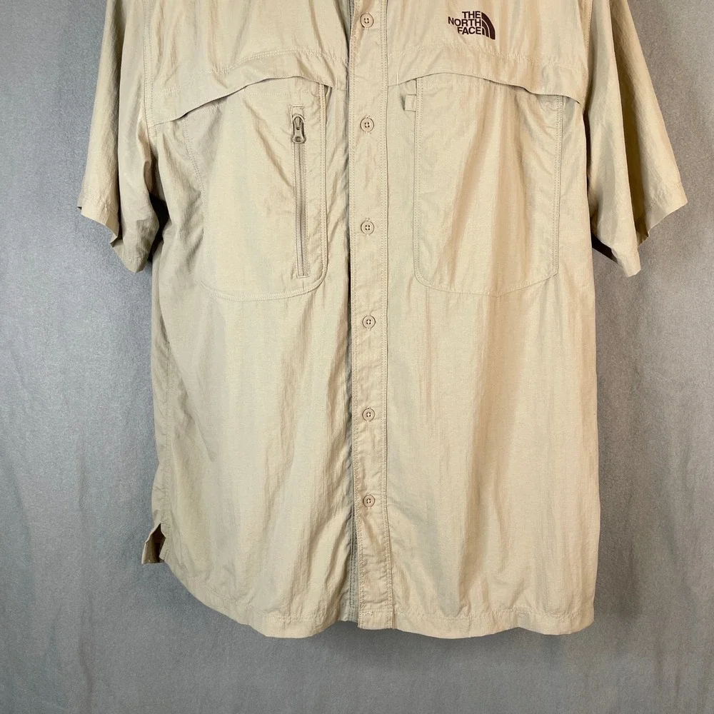 The North Face Men's Large Khaki Tan Ripstop Nylon Short Sleeve Hiking Shirt